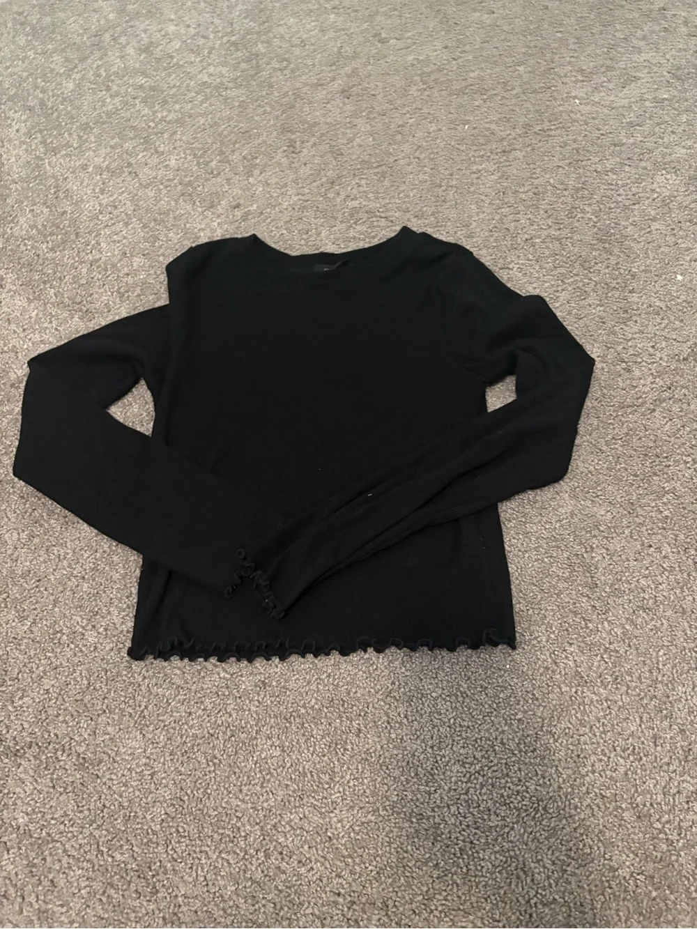 Zara Black Long-Sleeve Lettuce-Edge Crew Top